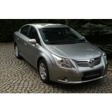 Toyota Avensis  Sedan/Limuzyna 2011,  2.0 benzyna - Na sprzedaż za 32 700 zł - Lubań - zdjęcie 3