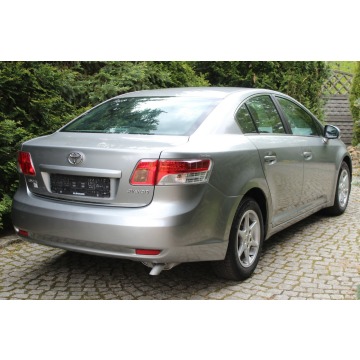 Toyota Avensis  Sedan/Limuzyna 2011,  2.0 benzyna - Na sprzedaż za 32 700 zł - Lubań - zdjęcie 2