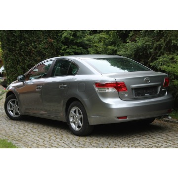Toyota Avensis  Sedan/Limuzyna 2011,  2.0 benzyna - Na sprzedaż za 32 700 zł - Lubań - zdjęcie 4