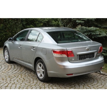 Toyota Avensis  Sedan/Limuzyna 2011,  2.0 benzyna - Na sprzedaż za 32 700 zł - Lubań - zdjęcie 8