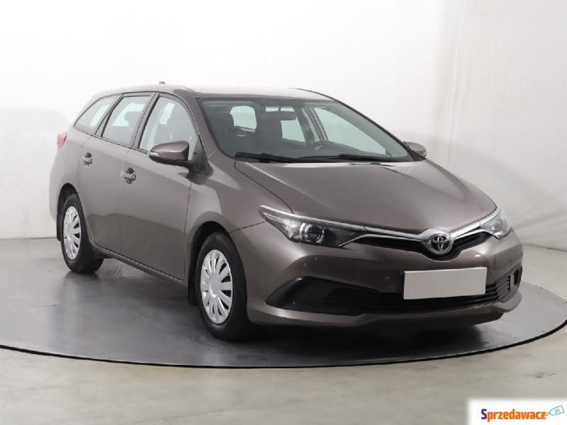 Toyota Auris  Kombi 2016,  1.3 benzyna - Na sprzedaż za 27 999 zł - Katowice