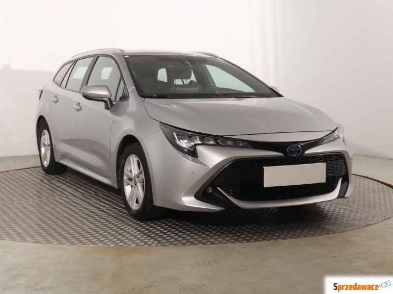 Toyota Corolla  Kombi 2022,  1.8 benzyna, automat - Na sprzedaż za 75 999 zł - Katowice
