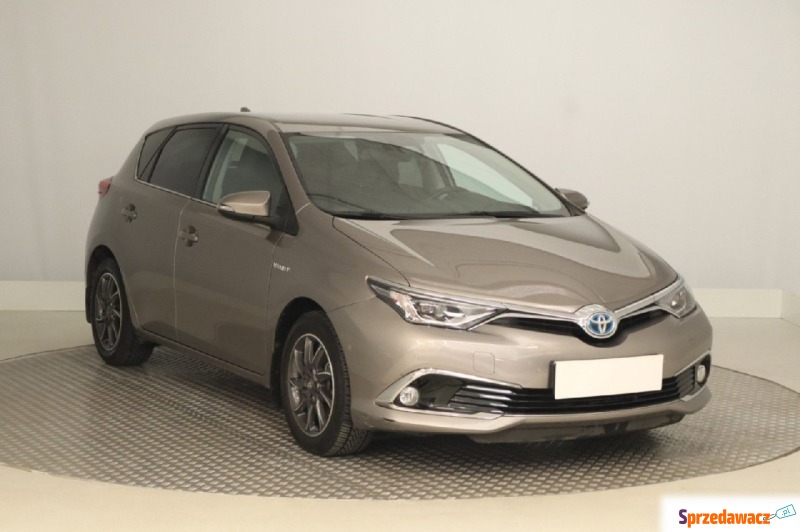 Toyota Auris  Hatchback 2015,  1.8 benzyna, automat - Na sprzedaż za 61 999 zł - Zabrze
