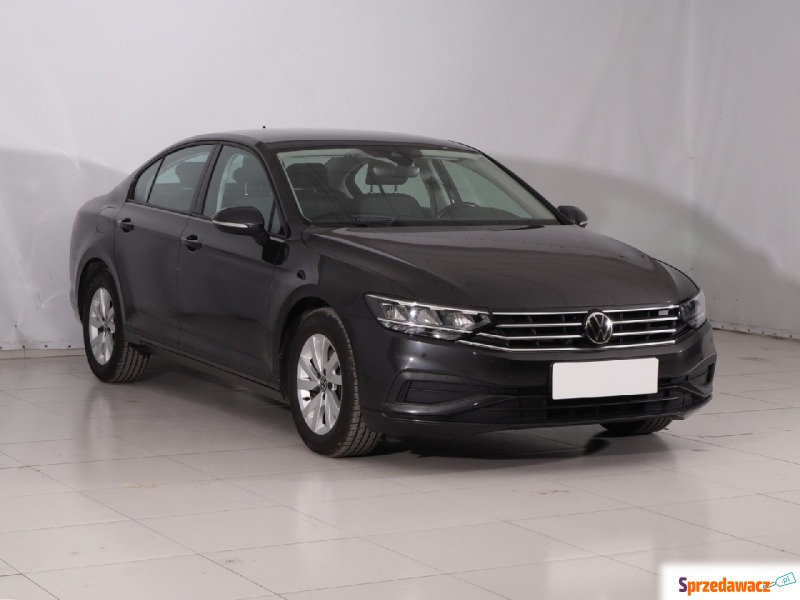 Volkswagen Passat  Liftback 2022,  1.5 benzyna, automat - Na sprzedaż za 71 499 zł - Wodzisław Śląski