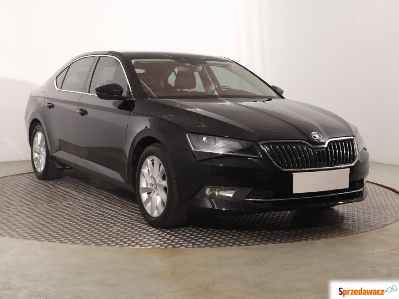 Skoda Superb  Liftback 2017,  2.0 benzyna, automat - Na sprzedaż za 69 999 zł - Katowice