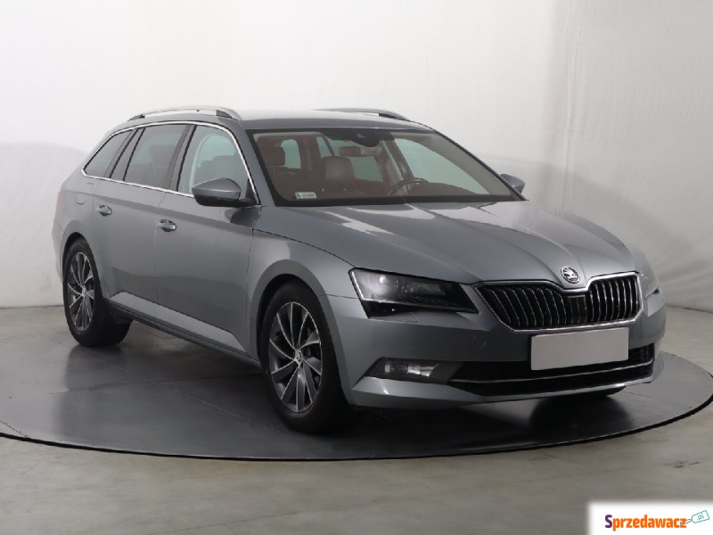 Skoda Superb  Kombi 2015,  2.0 diesel, automat - Na sprzedaż za 51 999 zł - Katowice
