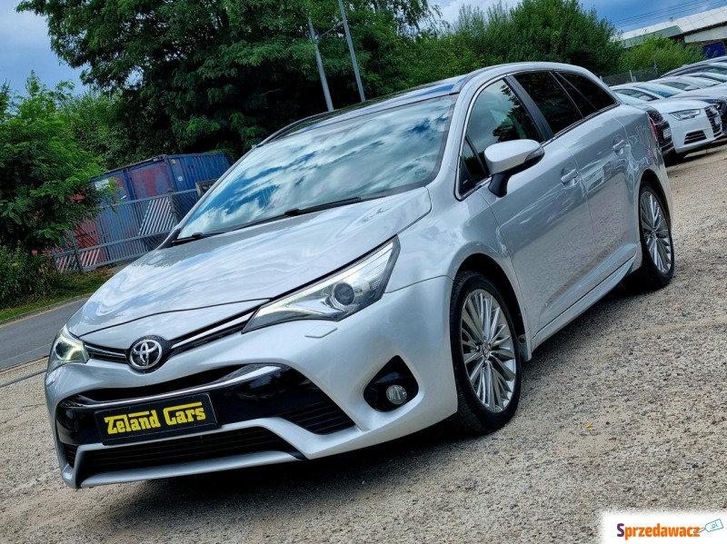 Toyota Avensis  Kombi 2015,  2.0 diesel - Na sprzedaż za 29 900 zł - Szczecin