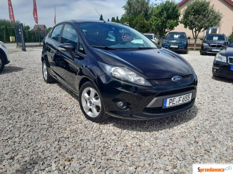 Ford Fiesta  Liftback 2011,  1.2 benzyna - Na sprzedaż za 15 500 zł - Szerominek