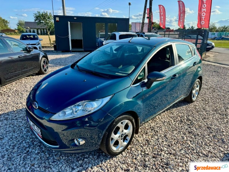 Ford Fiesta  Liftback 2009,  1.2 benzyna - Na sprzedaż za 14 999 zł - Szerominek