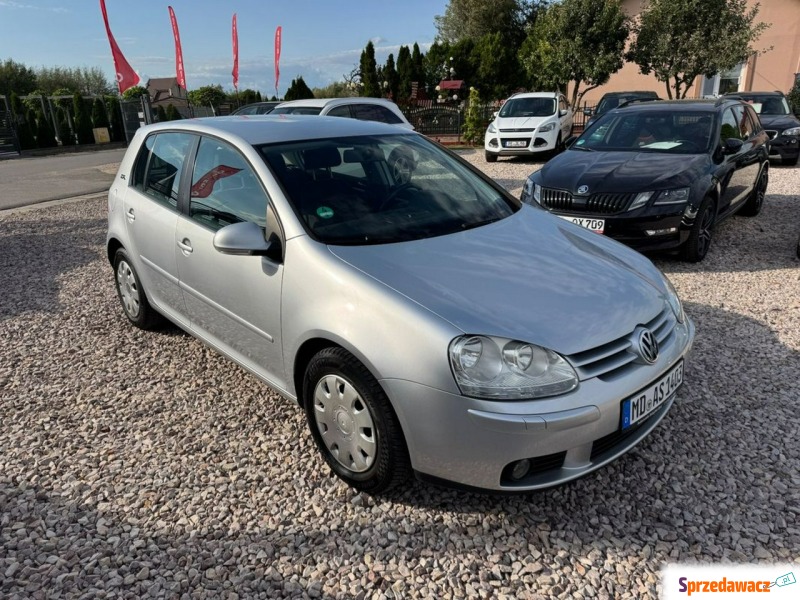 Volkswagen Golf  Liftback 2006,  1.6 benzyna - Na sprzedaż za 12 900 zł - Szerominek