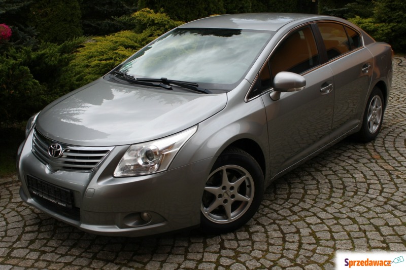 Toyota Avensis  Sedan/Limuzyna 2011,  2.0 benzyna - Na sprzedaż za 32 700 zł - Lubań