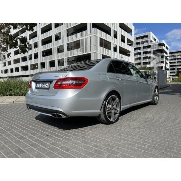 Mercedes - Benz E-klasa  Sedan/Limuzyna 2011,  5.5 benzyna, automat - Na sprzedaż za 99 000 zł - Warszawa - zdjęcie 3