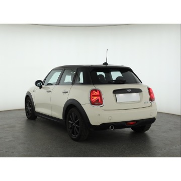 Mini   Hatchback 2019,  1.5 benzyna, automat - Na sprzedaż za 63 999 zł - Katowice - zdjęcie 6