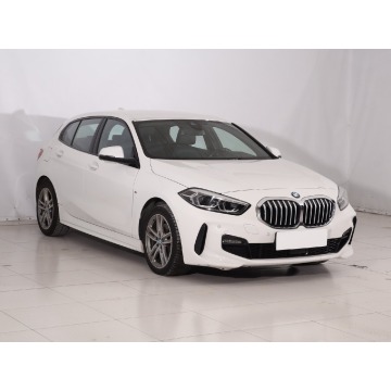 BMW Seria 1  Hatchback 2023,  1.5 benzyna, automat - Na sprzedaż za 96 999 zł - Grudziądz - zdjęcie 1