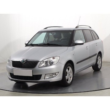 Skoda Fabia  Kombi 2011,  1.2 benzyna - Na sprzedaż za 11 999 zł - Katowice - zdjęcie 3