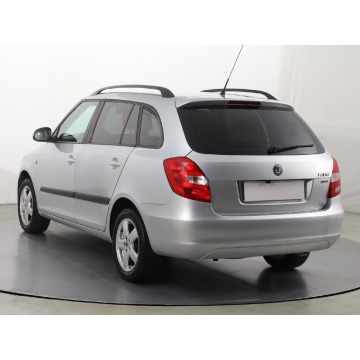 Skoda Fabia  Kombi 2011,  1.2 benzyna - Na sprzedaż za 11 999 zł - Katowice - zdjęcie 5