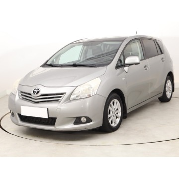 Toyota Verso  SUV 2011,  2.0 diesel - Na sprzedaż za 21 499 zł - Bielany Wrocławskie - zdjęcie 3
