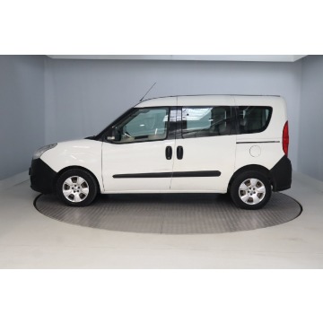Opel Combo  Pick-up 2015,  1.2 diesel - Na sprzedaż za 21 999 zł - Zabrze - zdjęcie 4