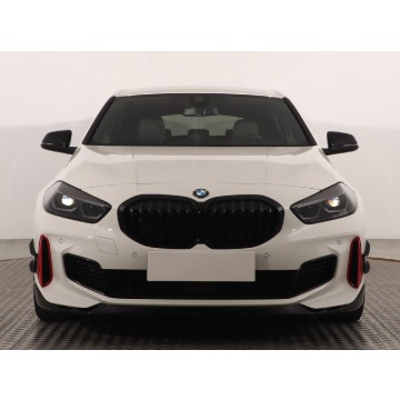 BMW Seria 1  Hatchback 2020,  2.0 benzyna, automat - Na sprzedaż za 117 999 zł - Katowice - zdjęcie 2