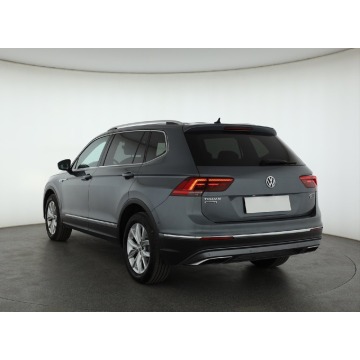 Volkswagen Tiguan  SUV 2018,  2.0 benzyna, automat - Na sprzedaż za 81 999 zł - Piaseczno - zdjęcie 5