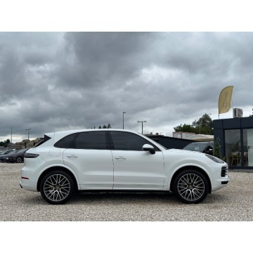 Porsche Cayenne  SUV 2022,  3.0 benzyna, automat - Na sprzedaż za 239 900 zł - Michałowice-Wieś - zdjęcie 3