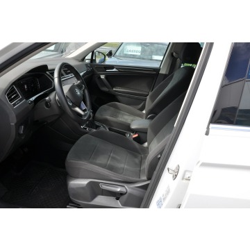 Volkswagen Tiguan  SUV 2022,  2.0 diesel, automat - Na sprzedaż za 119 500 zł - Stalowa Wola - zdjęcie 10