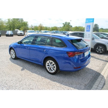 Skoda Octavia  Kombi 2023,  1.5 benzyna, automat - Na sprzedaż za 72 900 zł - Warszawa - zdjęcie 9