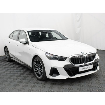 BMW Seria 5  Sedan/Limuzyna 2024,  2.0 diesel, automat - Na sprzedaż za 209 850 zł - Gdańsk - zdjęcie 3