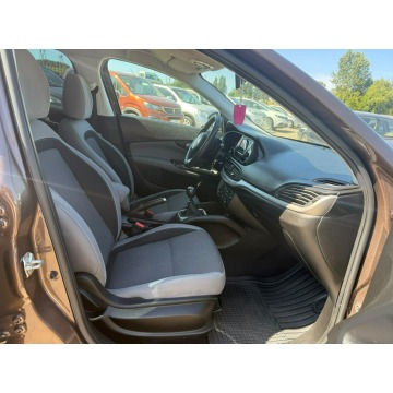 Fiat Tipo  Sedan/Limuzyna 2016,  1.4 benzyna - Na sprzedaż za 28 900 zł - Słupsk - zdjęcie 9