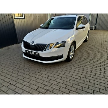 Skoda Octavia  Kombi 2017,  1.4 benzyna - Na sprzedaż za 46 500 zł - Strzała - zdjęcie 2