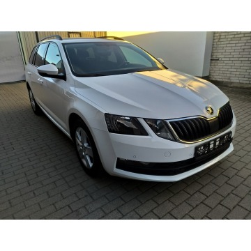 Skoda Octavia  Kombi 2017,  1.4 benzyna - Na sprzedaż za 46 500 zł - Strzała - zdjęcie 9