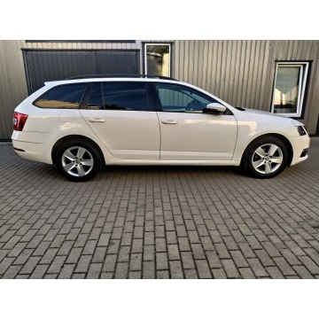 Skoda Octavia  Kombi 2017,  1.4 benzyna - Na sprzedaż za 46 500 zł - Strzała - zdjęcie 8