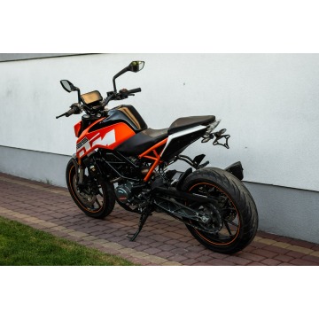KTM duke - 125 R 2018 AKRAPOVIĆ ABS Raty Tran... - Motocykle sportowe - Radom - zdjęcie 4
