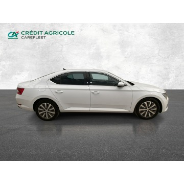 Skoda Superb  Hatchback 2022,  2.0 diesel, automat - Na sprzedaż za 89 900 zł - Warszawa - zdjęcie 4
