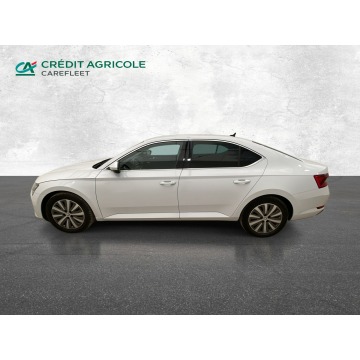 Skoda Superb  Hatchback 2022,  2.0 diesel, automat - Na sprzedaż za 89 900 zł - Warszawa - zdjęcie 8