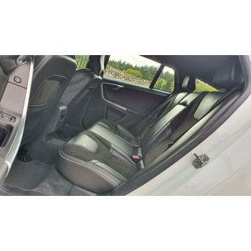 Volvo V60  Kombi 2017,  2.0 diesel, automat - Na sprzedaż za 47 999 zł - Chmielnik - zdjęcie 8