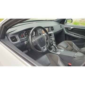 Volvo V60  Kombi 2017,  2.0 diesel, automat - Na sprzedaż za 47 999 zł - Chmielnik - zdjęcie 10