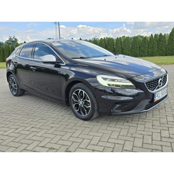 Volvo V40  Hatchback 2018,  2.0 diesel, automat - Na sprzedaż za 44 900 zł - Kutno - zdjęcie 3