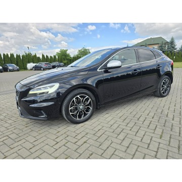 Volvo V40  Hatchback 2018,  2.0 diesel, automat - Na sprzedaż za 44 900 zł - Kutno - zdjęcie 8