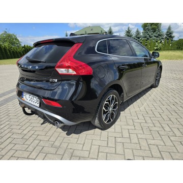Volvo V40  Hatchback 2018,  2.0 diesel, automat - Na sprzedaż za 44 900 zł - Kutno - zdjęcie 10