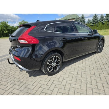 Volvo V40  Hatchback 2018,  2.0 diesel, automat - Na sprzedaż za 44 900 zł - Kutno - zdjęcie 11
