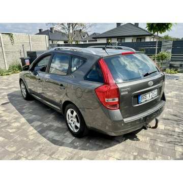 Kia Ceed  Kombi 2010,  1.6 benzyna - Na sprzedaż za 16 900 zł - Szerominek - zdjęcie 3