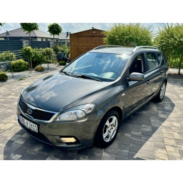 Kia Ceed  Kombi 2010,  1.6 benzyna - Na sprzedaż za 16 900 zł - Szerominek - zdjęcie 2