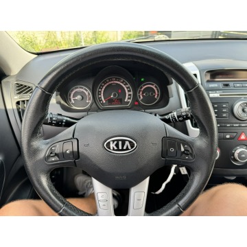 Kia Ceed  Kombi 2010,  1.6 benzyna - Na sprzedaż za 16 900 zł - Szerominek - zdjęcie 12