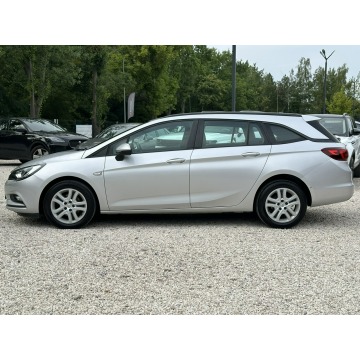 Opel Astra  Kombi 2016,  1.6 diesel - Na sprzedaż za 26 800 zł - Pęcice - zdjęcie 4