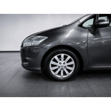 Toyota Auris  Hatchback 2012,  1.6 benzyna - Na sprzedaż za 28 000 zł - Sadlno - zdjęcie 3