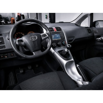 Toyota Auris  Hatchback 2012,  1.6 benzyna - Na sprzedaż za 28 000 zł - Sadlno - zdjęcie 7