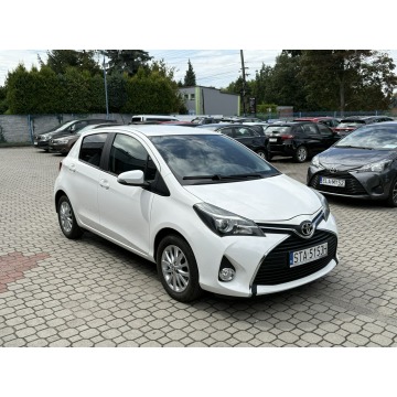 Toyota Yaris  Hatchback 2015,  1.3 benzyna - Na sprzedaż za 39 900 zł - Tarnowskie Góry - zdjęcie 4