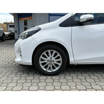 Toyota Yaris  Hatchback 2015,  1.3 benzyna - Na sprzedaż za 39 900 zł - Tarnowskie Góry - zdjęcie 10