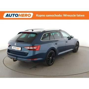 Skoda Superb  Kombi 2019,  2.0 diesel, automat - Na sprzedaż za 81 500 zł - Warszawa - zdjęcie 7